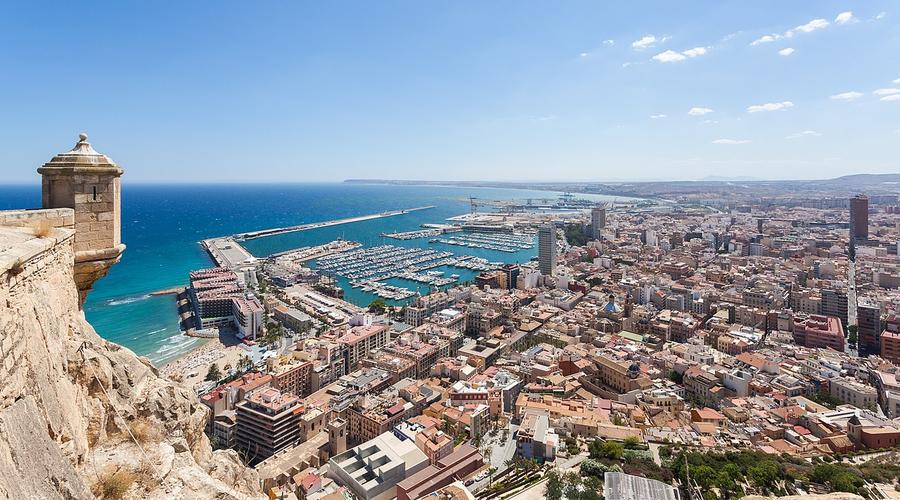 Vista panorámica de Alicante desde el Castillo de Santa Bárbara