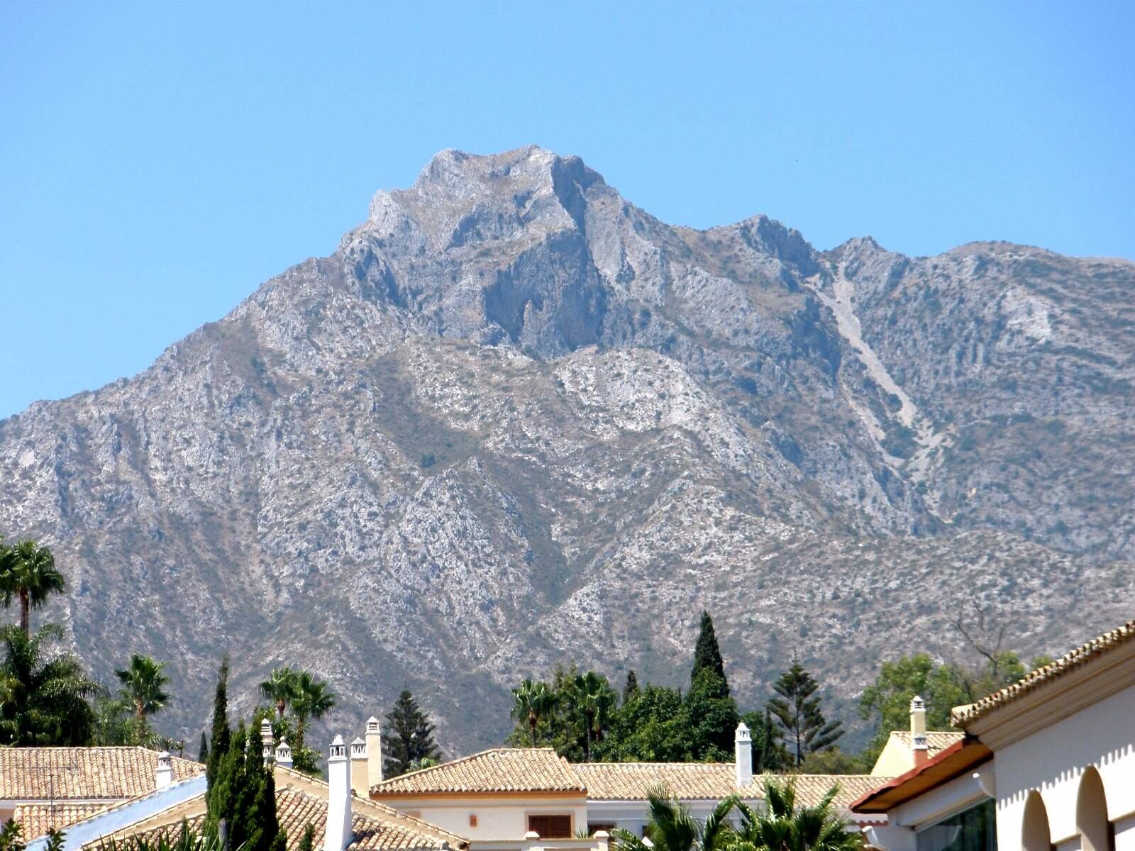 La Concha (Sierra Blanca) sobre Marbella