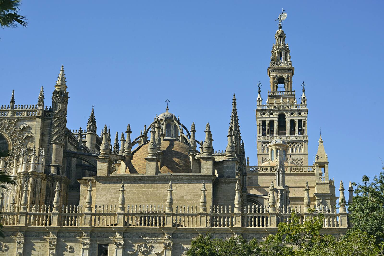 Catedral de Sevilla con la Giralda (2025)